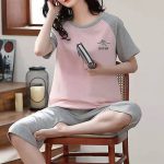 Pink Midi Pajama Set Round Neck Contrast Print Soft Fabric Women’s Fashion Sleepwear. Comfy two-piece set with shorts for girls.