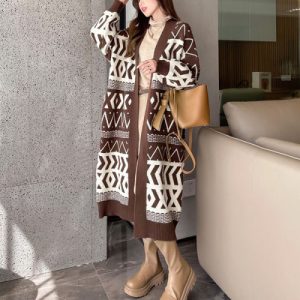 Coffee Classic Vintage Print Long Sleeves Cardigan for Women Stylish Front Open Loose Coat Crochet Knit Winter Wear Fashionable and Warm